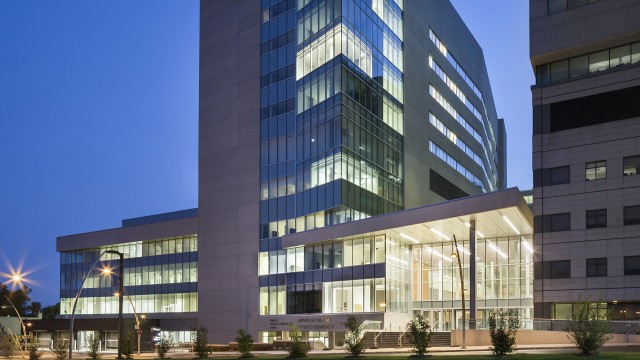 Jodoin Lamarre Pratte architectes - Critical Care Pavilion at the Jewish General Hospital